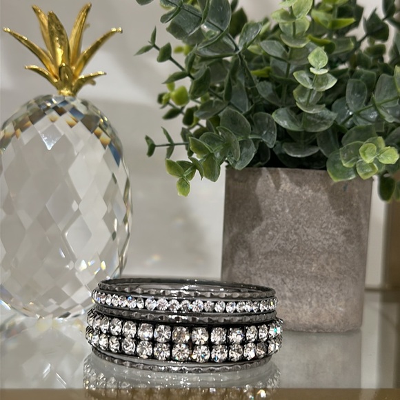 Cache Rhinestone Bangles - Picture 3 of 8